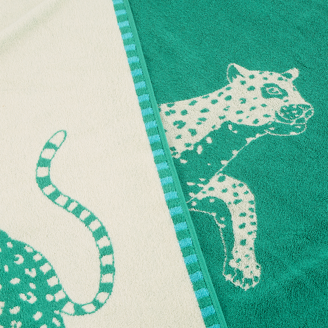 The Seabed Beach & Bath Towel / Parisian Green