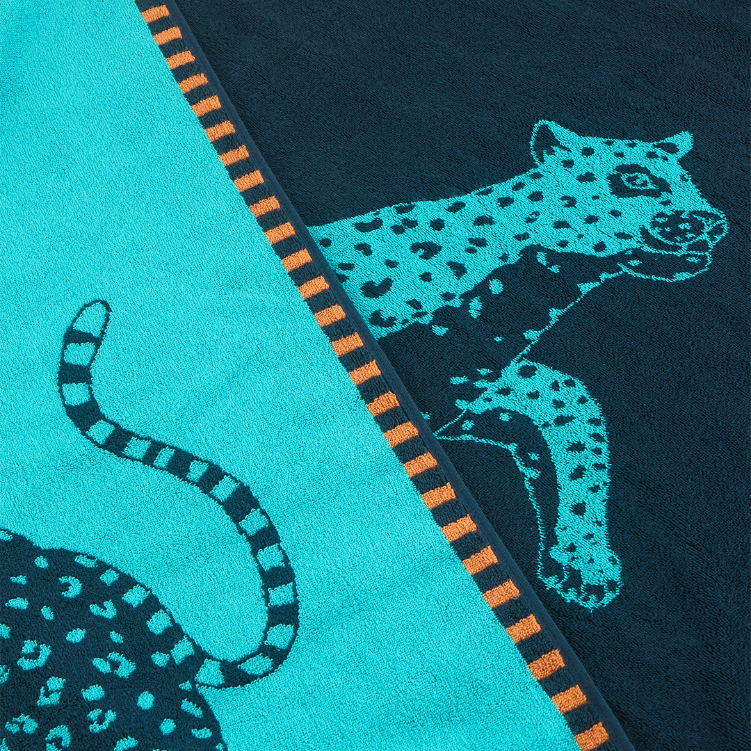 The Seabed Beach & Bath Towel / Sea Boat Blue